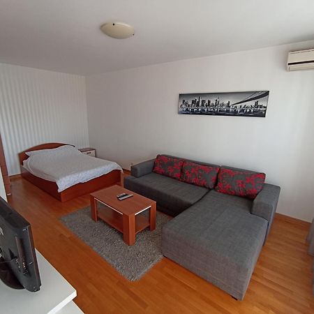 Apartment Tifani Belville Belgrad Exteriör bild